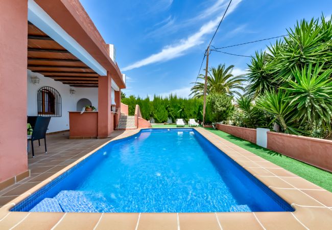 Villa in Calpe - MOUNA, leuke villa in Calpe voor 6 personen, privé zwembad en gratis wifi