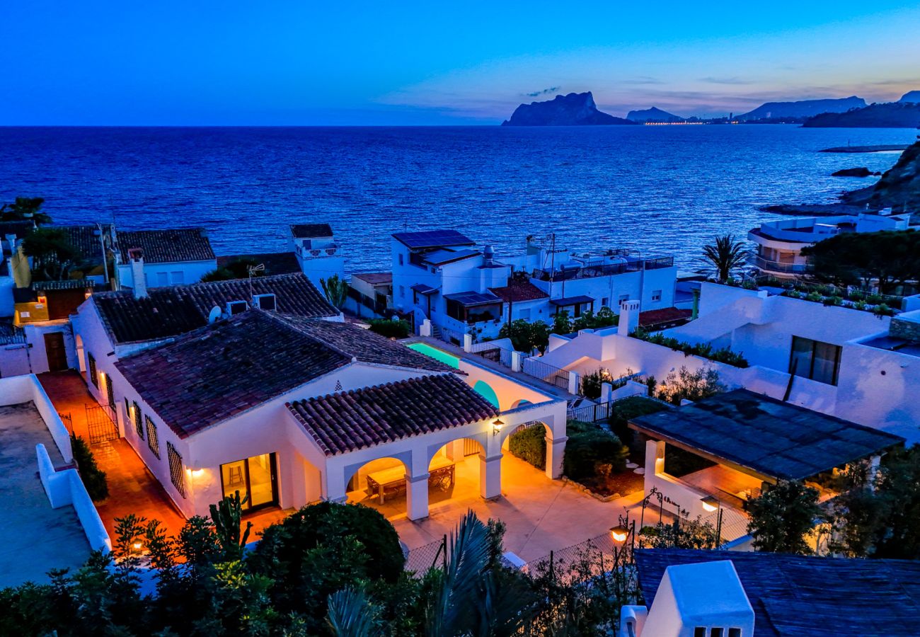 Villa in Moraira - Villa for rent in El Portet de Moraira, SAN VICENTE, 50 mts from the water and private pool.
