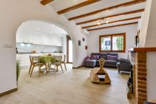 Bungalow in Benissa - THOMAS, Bungalow für 6 Personen und Schwimmbad,wifi